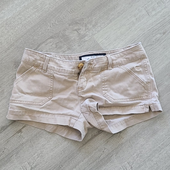 Khaki shorts - Picture 1 of 1